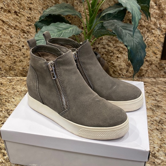 Steve Madden Shoes - STEVE MADDEN Wedgie Grey Suede Sneakers Size 8